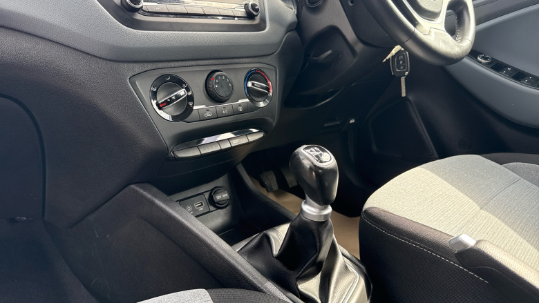 Hyundai i20 1.2 SE 5dr Petrol Hatchback
